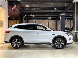 بی وای دی سۆنگ پڵەس